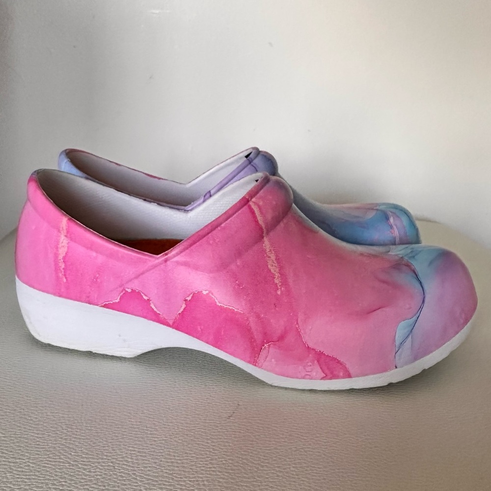 Vangelo Professional Slip-Resistant Clogs – Size 7 (Women’s)